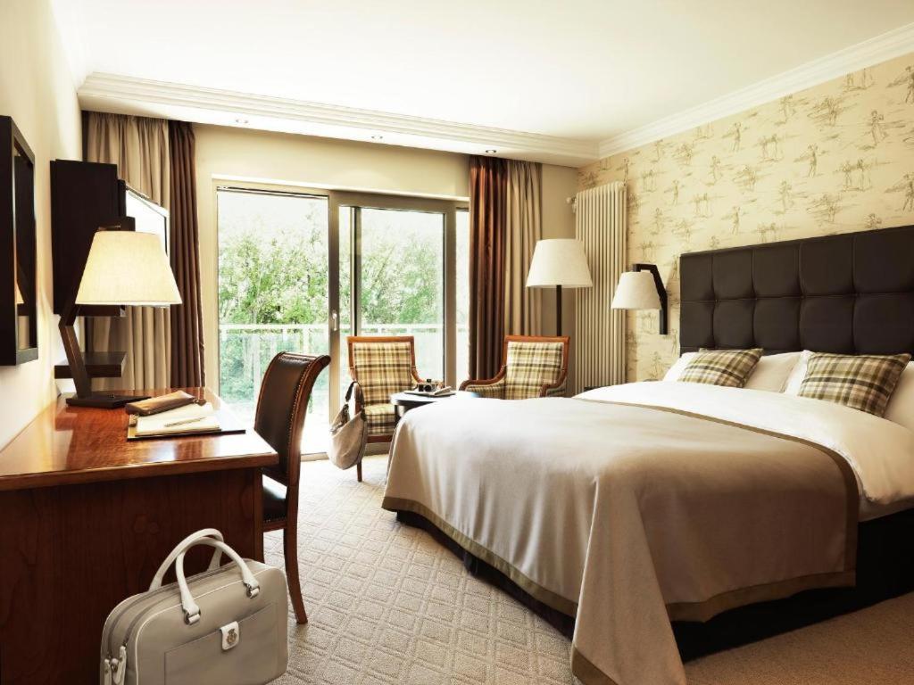 Hotel Tulip Near Delhi Airport Нью-Дели Экстерьер фото